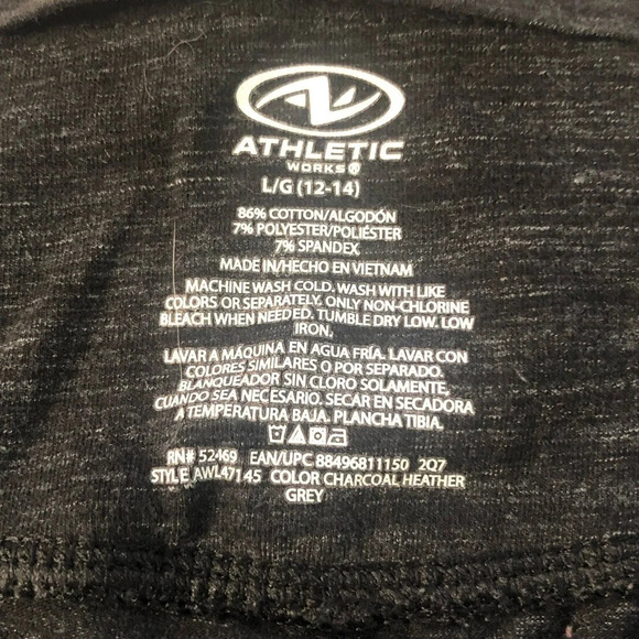 Athletic work out capris.Size Large gray and black - Picture 3 of 6